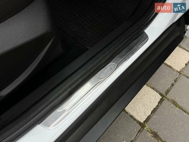 Білий Форд Фокус, об'ємом двигуна 1.6 л та пробігом 211 тис. км за 8750 $, фото 98 на Automoto.ua