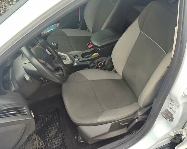 Білий Форд Фокус, об'ємом двигуна 1.6 л та пробігом 210 тис. км за 8000 $, фото 14 на Automoto.ua