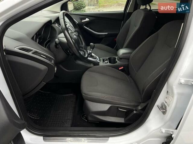 Білий Форд Фокус, об'ємом двигуна 1.6 л та пробігом 211 тис. км за 8750 $, фото 70 на Automoto.ua