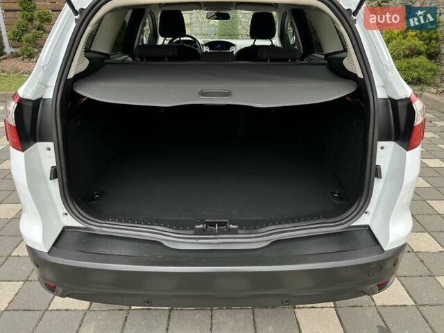 Білий Форд Фокус, об'ємом двигуна 1.6 л та пробігом 211 тис. км за 8750 $, фото 132 на Automoto.ua