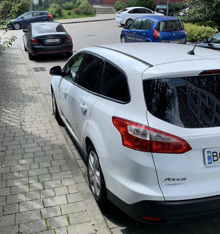 Белый Форд Фокус, объемом двигателя 2 л и пробегом 227 тыс. км за 7500 $, фото 1 на Automoto.ua