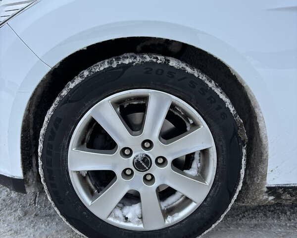 Білий Форд Фокус, об'ємом двигуна 1.6 л та пробігом 223 тис. км за 7700 $, фото 4 на Automoto.ua