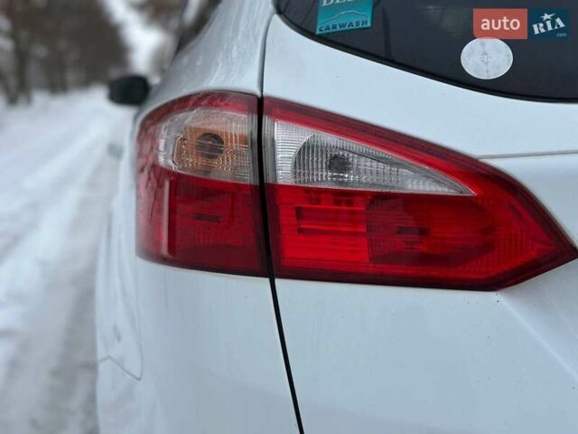Белый Форд Фокус, объемом двигателя 1 л и пробегом 113 тыс. км за 7600 $, фото 33 на Automoto.ua