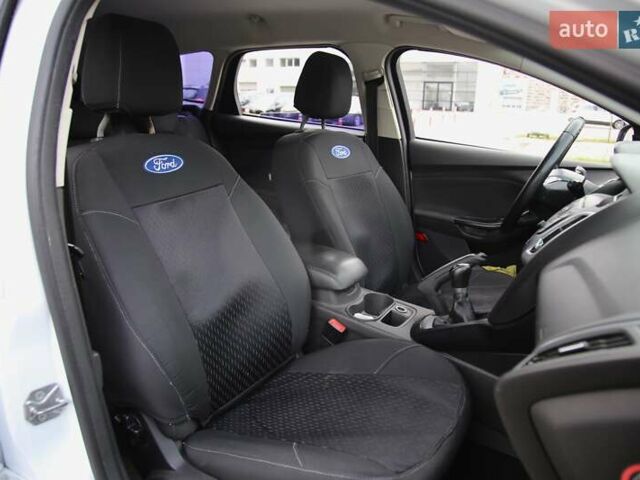 Форд Фокус 2013 в Харькове на Automoto.ua Белый Форд Фокус, объемом двигателя 1 л и пробегом 171 тыс. км за 7200 $, фото 9 на Automoto.ua