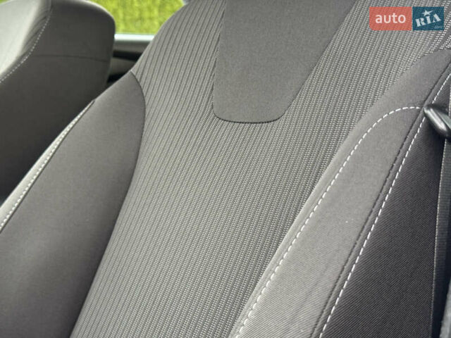 Білий Форд Фокус, об'ємом двигуна 1.6 л та пробігом 221 тис. км за 8699 $, фото 37 на Automoto.ua