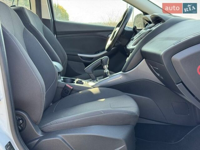 Белый Форд Фокус, объемом двигателя 1.6 л и пробегом 221 тыс. км за 8499 $, фото 76 на Automoto.ua