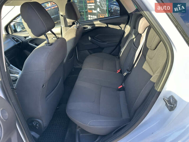 Белый Форд Фокус, объемом двигателя 2 л и пробегом 261 тыс. км за 7500 $, фото 22 на Automoto.ua