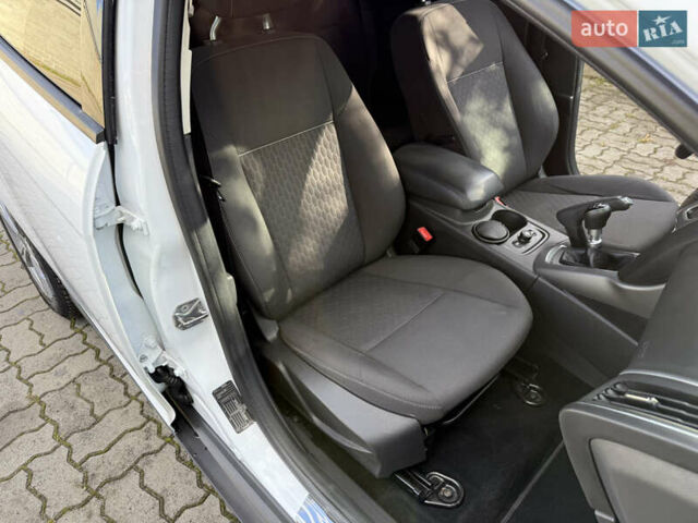 Форд Фокус 2013 в Стрые на Automoto.ua Белый Форд Фокус, объемом двигателя 0 л и пробегом 202 тыс. км за 8850 $, фото 110 на Automoto.ua