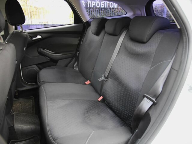 Форд Фокус 2013 в Харькове на Automoto.ua Белый Форд Фокус, объемом двигателя 1 л и пробегом 171 тыс. км за 7200 $, фото 7 на Automoto.ua