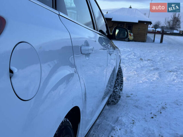 Белый Форд Фокус, объемом двигателя 1.6 л и пробегом 221 тыс. км за 8499 $, фото 11 на Automoto.ua