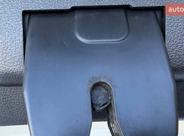 Білий Форд Фокус, об'ємом двигуна 1.6 л та пробігом 241 тис. км за 7950 $, фото 100 на Automoto.ua