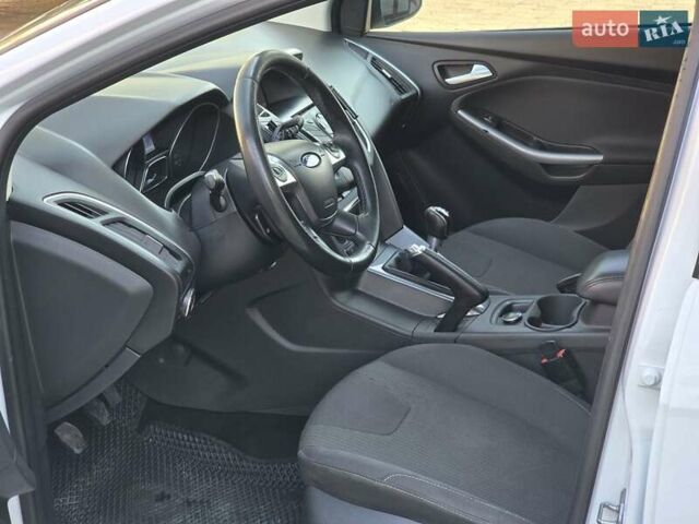 Белый Форд Фокус, объемом двигателя 1.6 л и пробегом 247 тыс. км за 7499 $, фото 3 на Automoto.ua