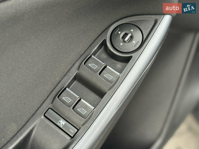 Білий Форд Фокус, об'ємом двигуна 1.6 л та пробігом 221 тис. км за 8699 $, фото 33 на Automoto.ua