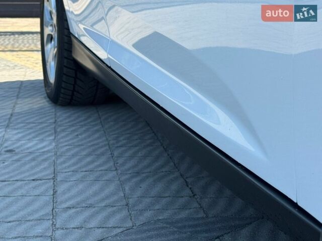 Белый Форд Фокус, объемом двигателя 1.6 л и пробегом 221 тыс. км за 8499 $, фото 9 на Automoto.ua