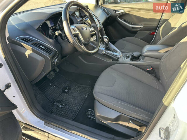 Белый Форд Фокус, объемом двигателя 2 л и пробегом 261 тыс. км за 7500 $, фото 9 на Automoto.ua