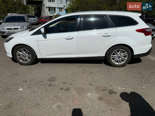 Белый Форд Фокус, объемом двигателя 2 л и пробегом 213 тыс. км за 5400 $, фото 3 на Automoto.ua