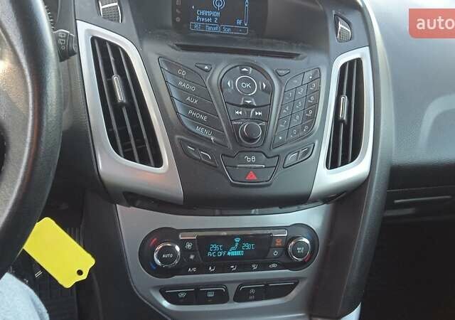 Белый Форд Фокус, объемом двигателя 1.6 л и пробегом 215 тыс. км за 7600 $, фото 8 на Automoto.ua