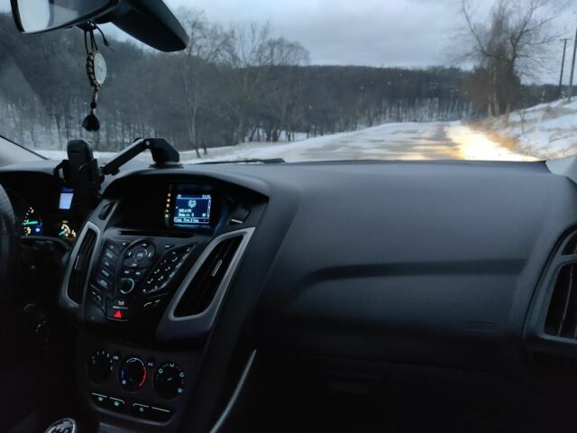 Білий Форд Фокус, об'ємом двигуна 1.6 л та пробігом 316 тис. км за 6000 $, фото 12 на Automoto.ua