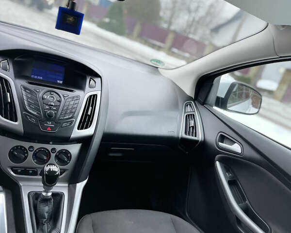 Белый Форд Фокус, объемом двигателя 1.6 л и пробегом 250 тыс. км за 7399 $, фото 38 на Automoto.ua