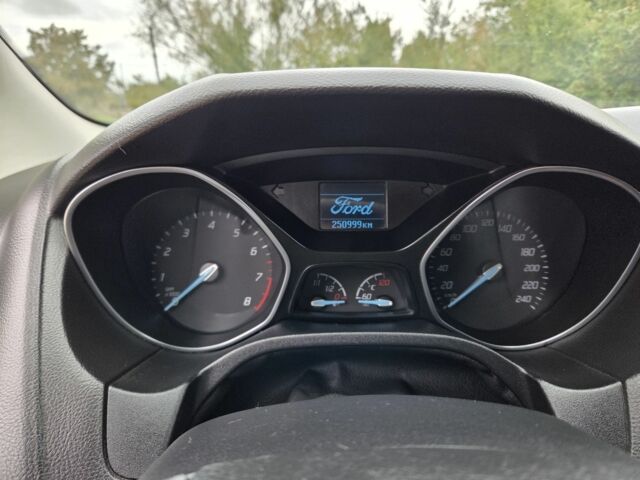 Білий Форд Фокус, об'ємом двигуна 1 л та пробігом 250 тис. км за 6500 $, фото 1 на Automoto.ua
