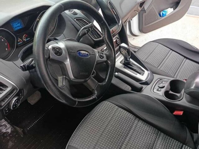 Белый Форд Фокус, объемом двигателя 1.6 л и пробегом 313 тыс. км за 7800 $, фото 5 на Automoto.ua