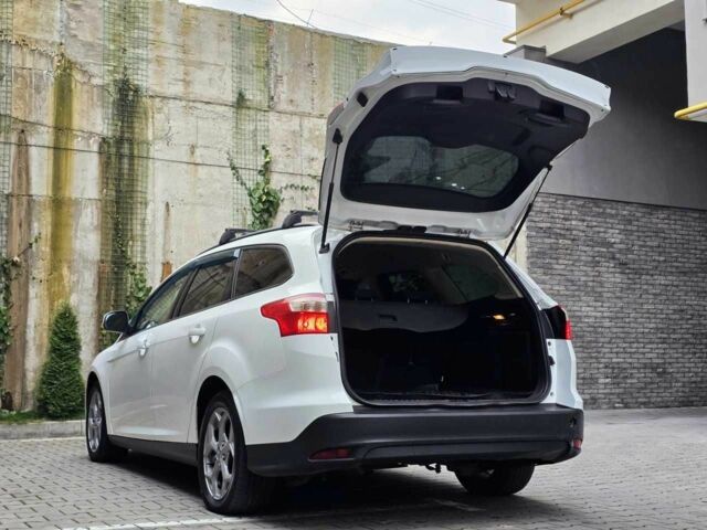 Белый Форд Фокус, объемом двигателя 1 л и пробегом 274 тыс. км за 6199 $, фото 6 на Automoto.ua