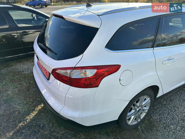 Белый Форд Фокус, объемом двигателя 2 л и пробегом 261 тыс. км за 7500 $, фото 6 на Automoto.ua