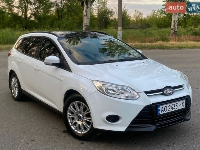 Белый Форд Фокус, объемом двигателя 1 л и пробегом 260 тыс. км за 4990 $, фото 1 на Automoto.ua