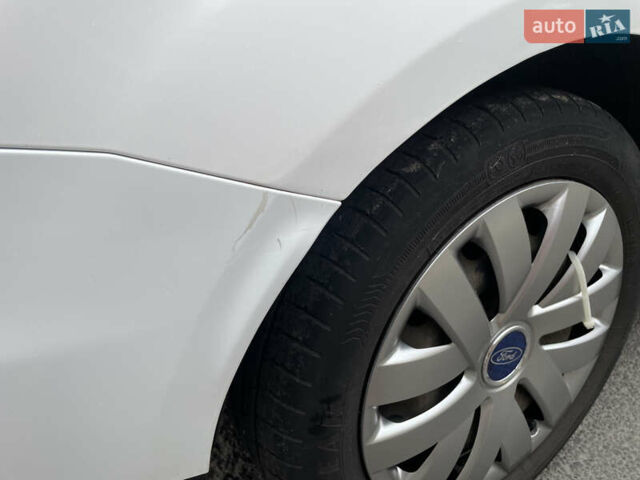 Білий Форд Фокус, об'ємом двигуна 1 л та пробігом 254 тис. км за 7500 $, фото 8 на Automoto.ua