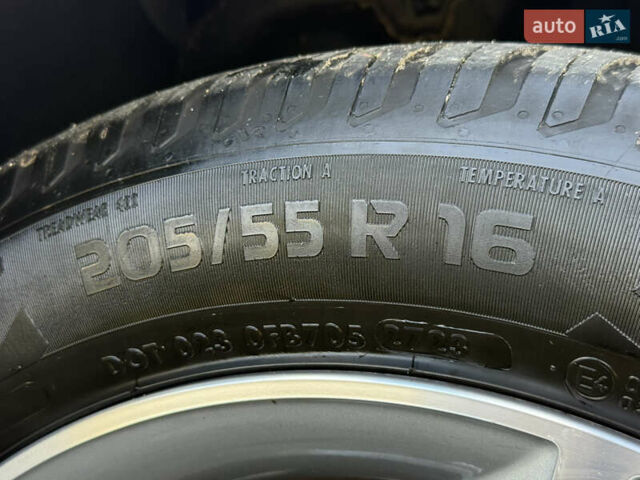 Форд Фокус 2013 в Стрые на Automoto.ua Белый Форд Фокус, объемом двигателя 0 л и пробегом 202 тыс. км за 8850 $, фото 89 на Automoto.ua