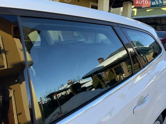 Білий Форд Фокус, об'ємом двигуна 1.6 л та пробігом 241 тис. км за 7950 $, фото 24 на Automoto.ua