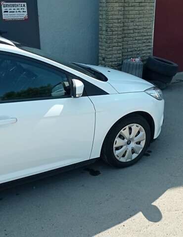 Білий Форд Фокус, об'ємом двигуна 1.6 л та пробігом 270 тис. км за 7999 $, фото 7 на Automoto.ua