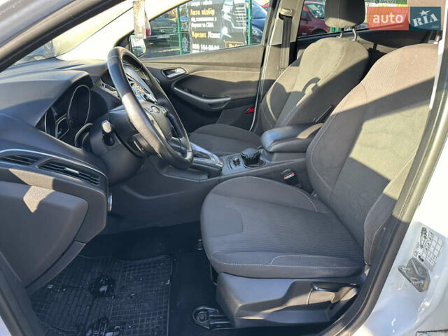 Белый Форд Фокус, объемом двигателя 2 л и пробегом 261 тыс. км за 7500 $, фото 10 на Automoto.ua