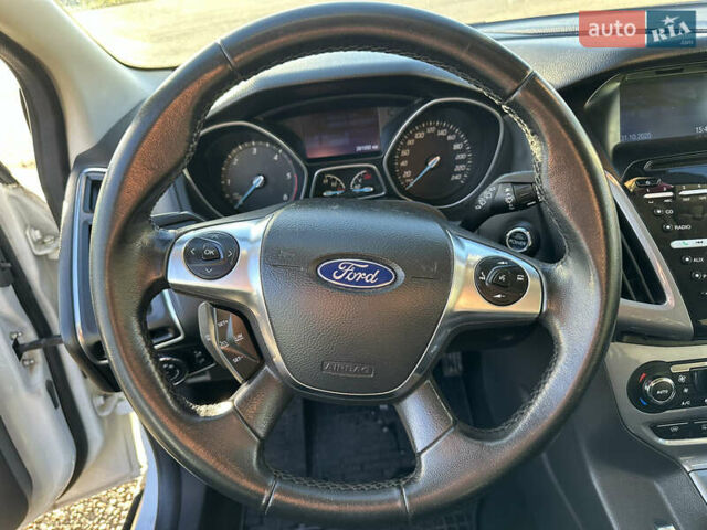 Белый Форд Фокус, объемом двигателя 2 л и пробегом 261 тыс. км за 7500 $, фото 15 на Automoto.ua