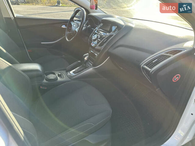 Белый Форд Фокус, объемом двигателя 2 л и пробегом 261 тыс. км за 7500 $, фото 19 на Automoto.ua