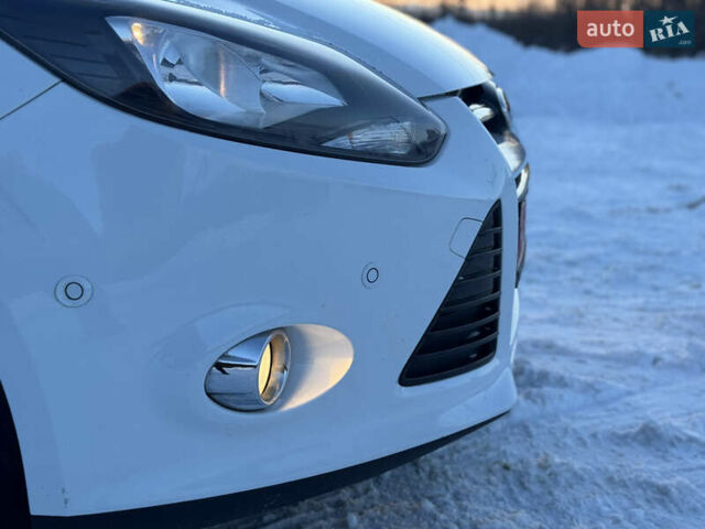 Белый Форд Фокус, объемом двигателя 1.6 л и пробегом 221 тыс. км за 8499 $, фото 5 на Automoto.ua