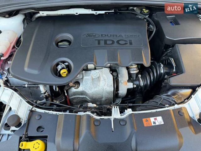 Білий Форд Фокус, об'ємом двигуна 1.6 л та пробігом 241 тис. км за 7950 $, фото 40 на Automoto.ua