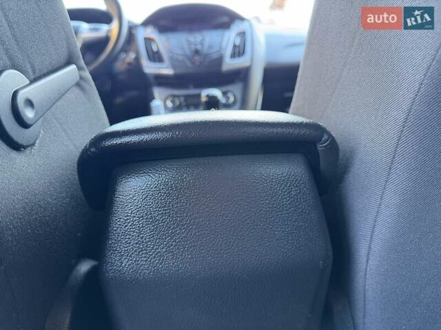 Білий Форд Фокус, об'ємом двигуна 1.6 л та пробігом 241 тис. км за 7950 $, фото 97 на Automoto.ua