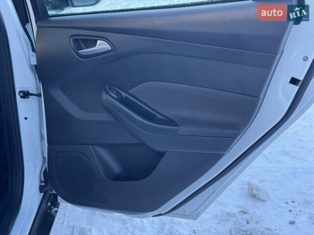 Белый Форд Фокус, объемом двигателя 1.6 л и пробегом 221 тыс. км за 8499 $, фото 68 на Automoto.ua