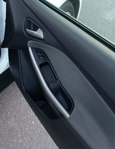 Білий Форд Фокус, об'ємом двигуна 1.6 л та пробігом 270 тис. км за 7999 $, фото 24 на Automoto.ua