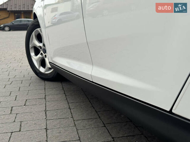 Білий Форд Фокус, об'ємом двигуна 1.6 л та пробігом 221 тис. км за 8699 $, фото 23 на Automoto.ua