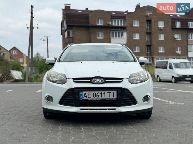 Белый Форд Фокус, объемом двигателя 1 л и пробегом 170 тыс. км за 5200 $, фото 8 на Automoto.ua