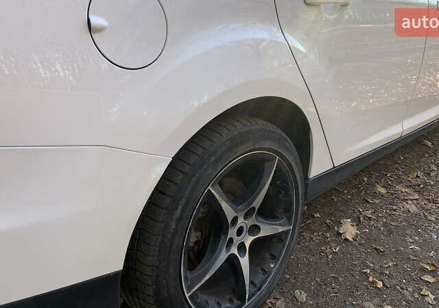 Форд Фокус 2013 у Львові на Automoto.ua Білий Форд Фокус, об'ємом двигуна 1.6 л та пробігом 247 тис. км за 6500 $, фото 5 на Automoto.ua