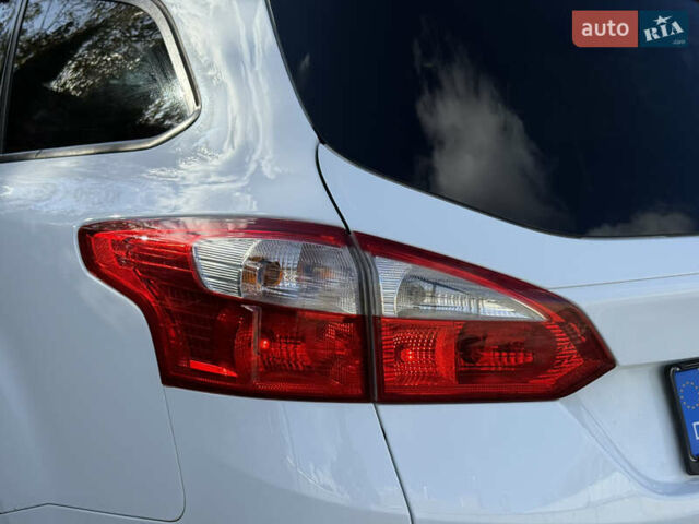 Форд Фокус 2013 в Стрые на Automoto.ua Белый Форд Фокус, объемом двигателя 0 л и пробегом 202 тыс. км за 8850 $, фото 80 на Automoto.ua