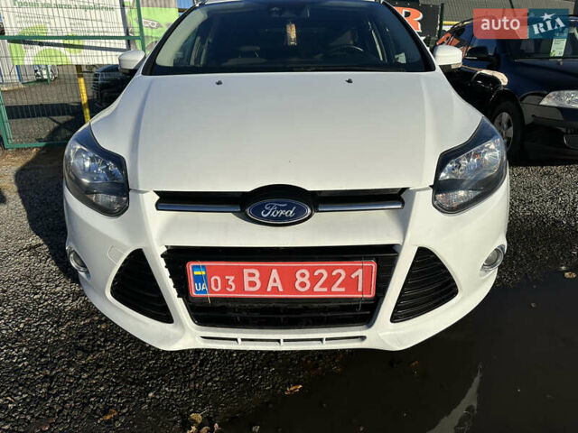 Белый Форд Фокус, объемом двигателя 2 л и пробегом 261 тыс. км за 7500 $, фото 1 на Automoto.ua