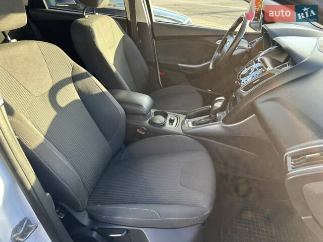 Белый Форд Фокус, объемом двигателя 2 л и пробегом 261 тыс. км за 7500 $, фото 18 на Automoto.ua