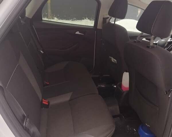 Білий Форд Фокус, об'ємом двигуна 1 л та пробігом 144 тис. км за 7000 $, фото 6 на Automoto.ua