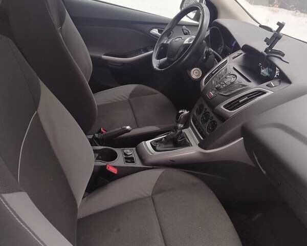 Білий Форд Фокус, об'ємом двигуна 1 л та пробігом 144 тис. км за 7000 $, фото 8 на Automoto.ua