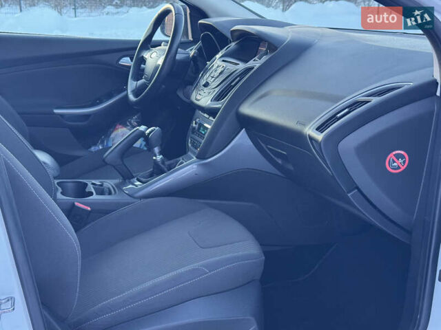 Белый Форд Фокус, объемом двигателя 1.6 л и пробегом 221 тыс. км за 8499 $, фото 78 на Automoto.ua