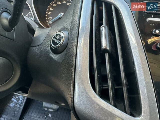 Белый Форд Фокус, объемом двигателя 2 л и пробегом 261 тыс. км за 7500 $, фото 16 на Automoto.ua